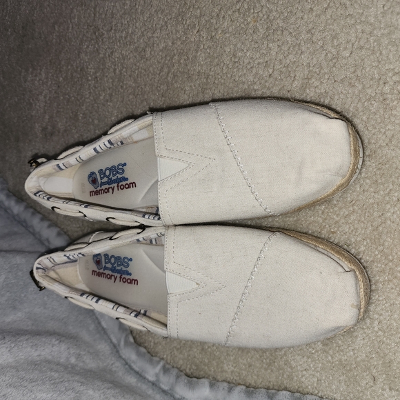 TOMS White Canvas Slip-On Shoes - Picture 2 of 4